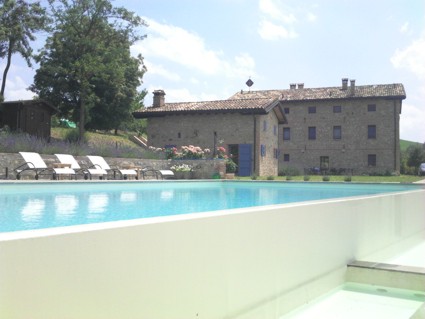 piscina agriturismo modena